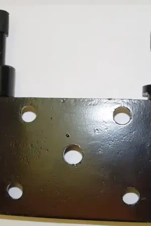 Best Price Omix RH Spring Plate 76-86 Jeep CJ Models